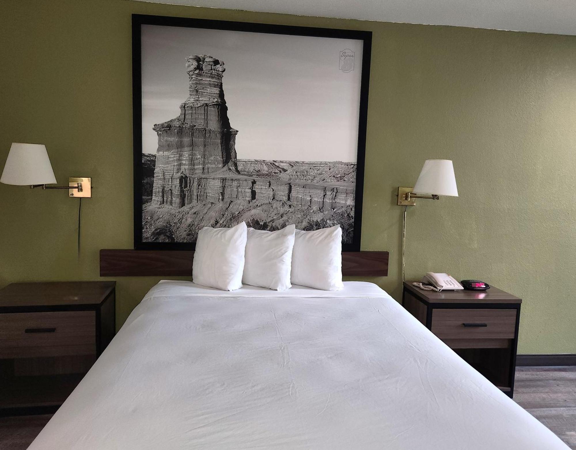 Super 8 By Wyndham North/university Area