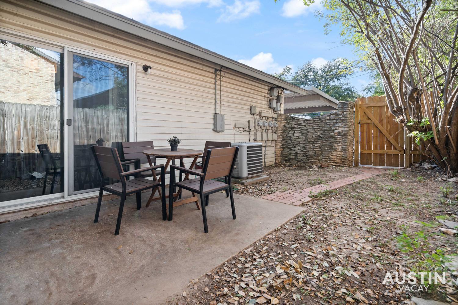 Walk To Barton Springs Spacious Backyard Austin