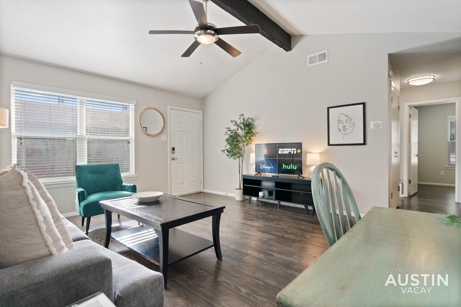 Walk To Barton Springs Spacious Backyard Apartment *
