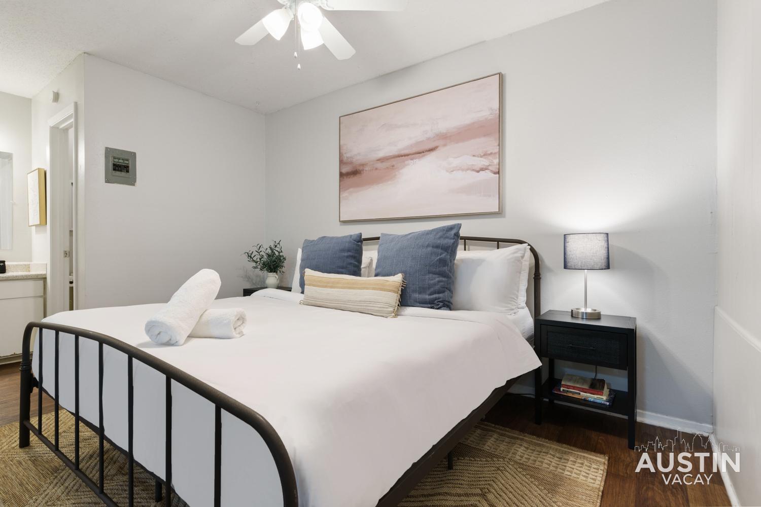 1st Floor Hyde Park Bathtub And Free Parking Apartment *