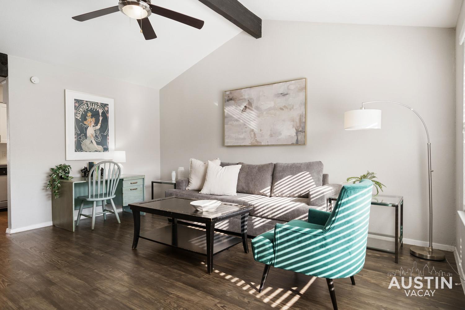 Walk To Barton Springs Spacious Backyard Apartment Austin