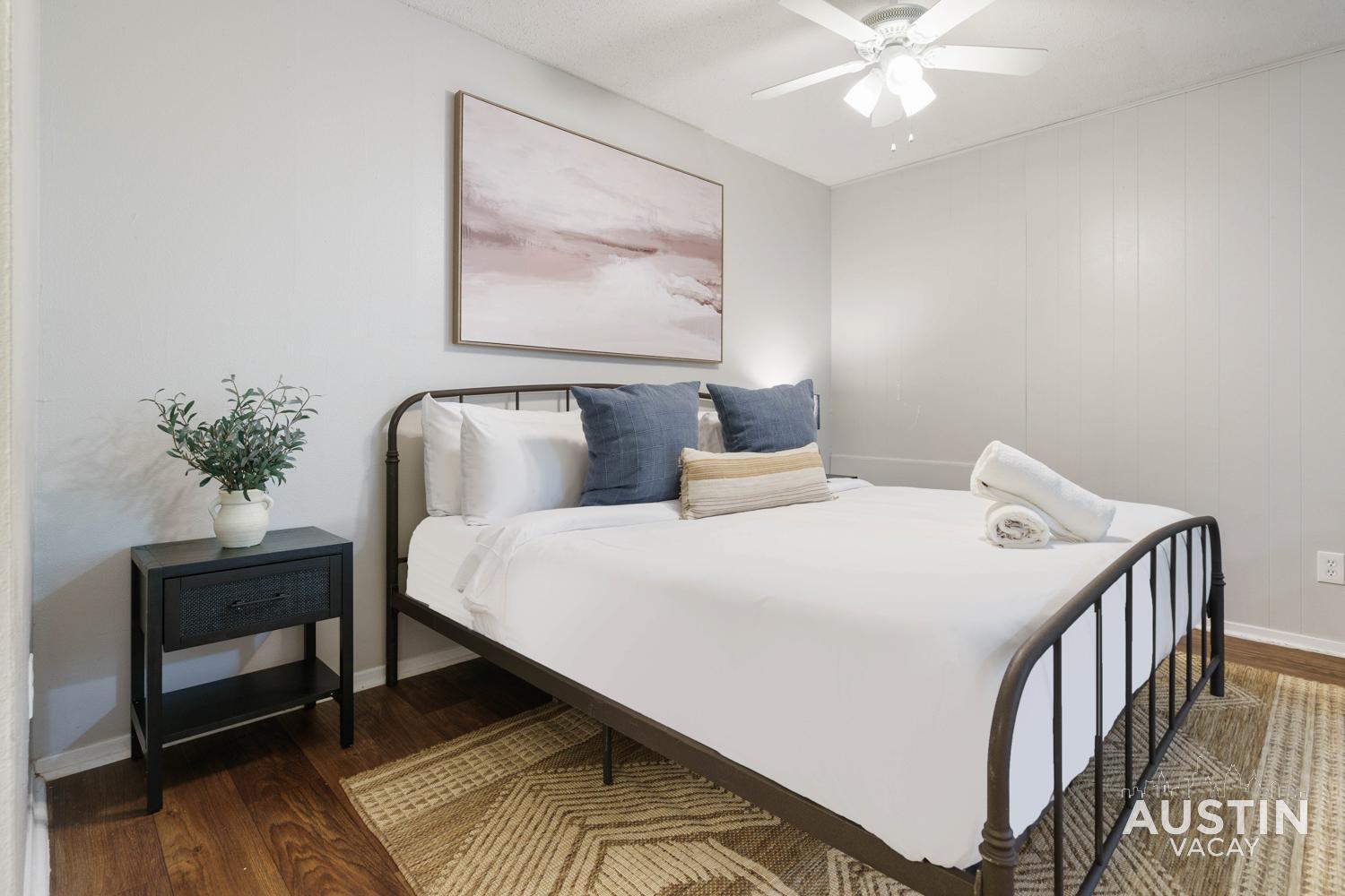 1st Floor Hyde Park Bathtub And Free Parking