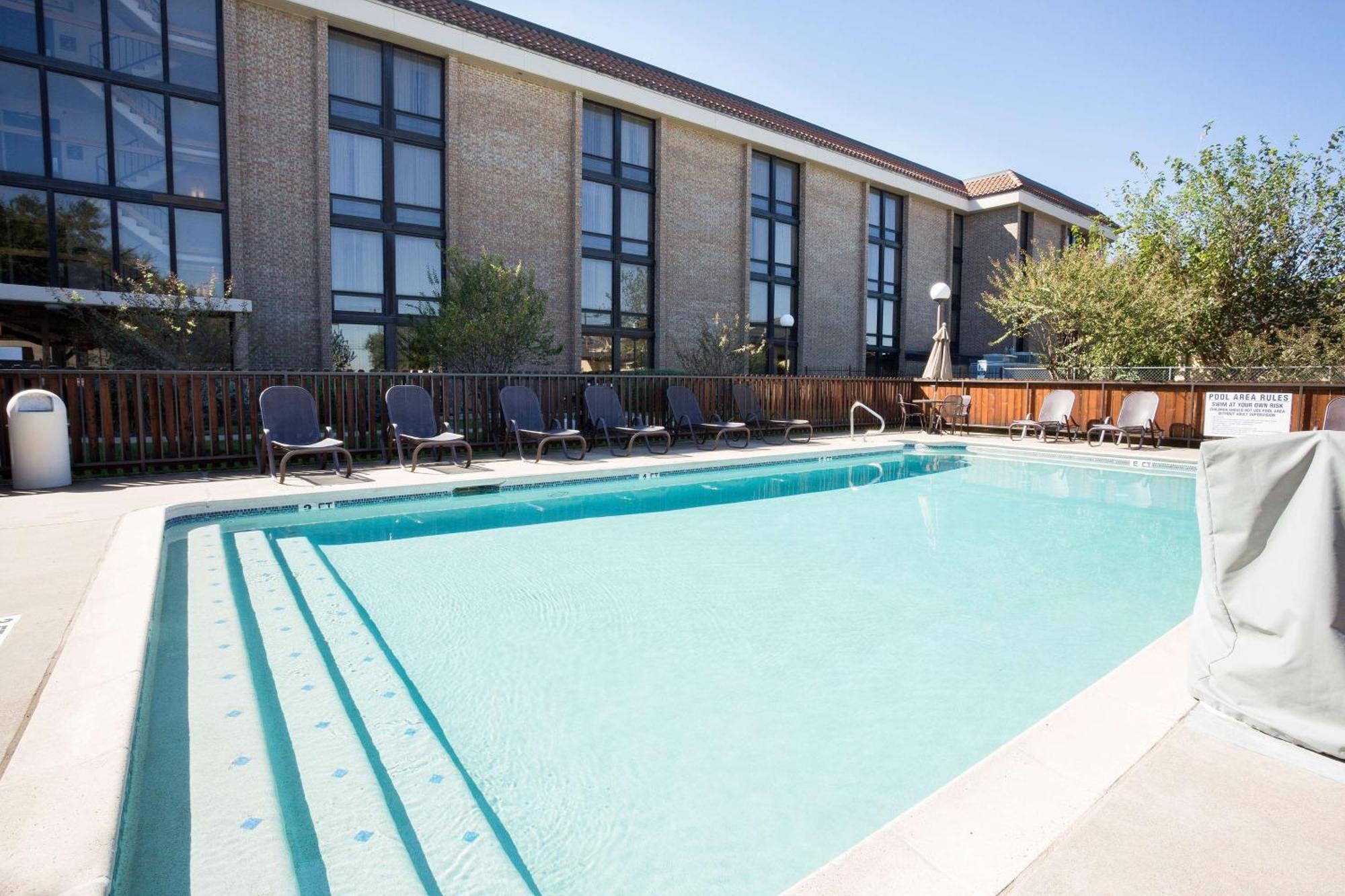 Hotel Drury & North Austin