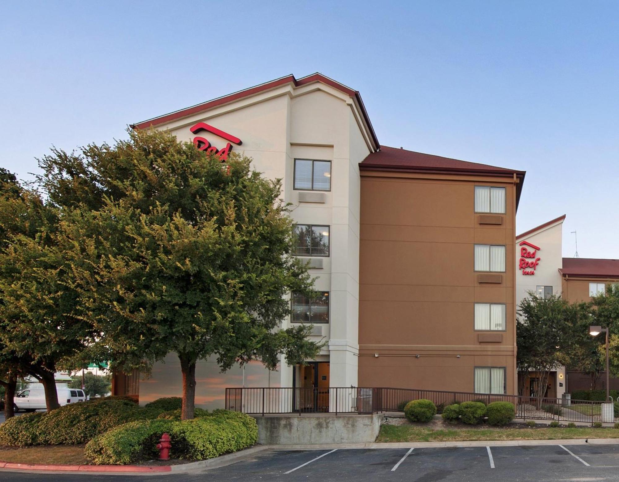 Hotel Red Roof Plus+ South