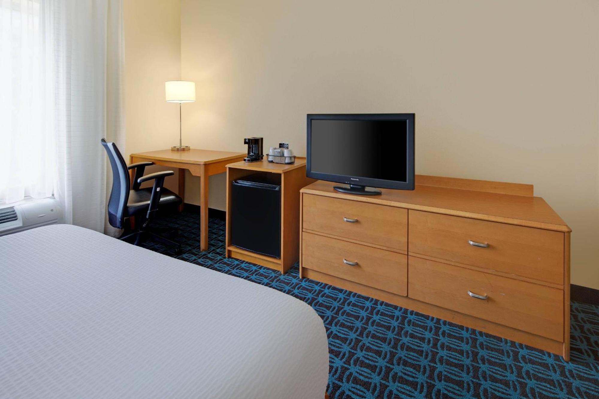 Hotel Fairfield & Area