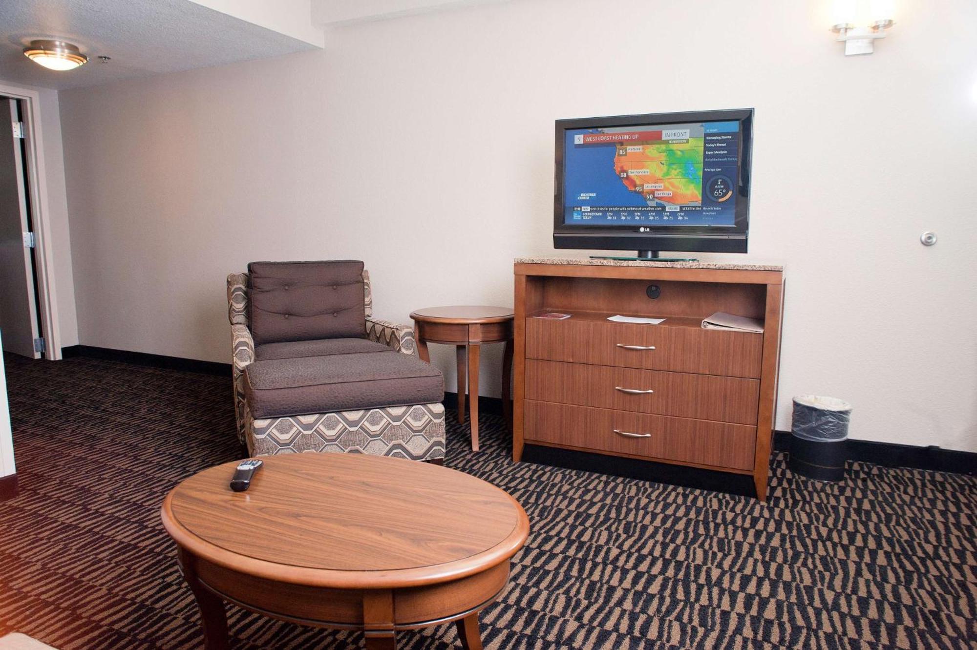 Hilton Garden Northwest/arboretum 3*