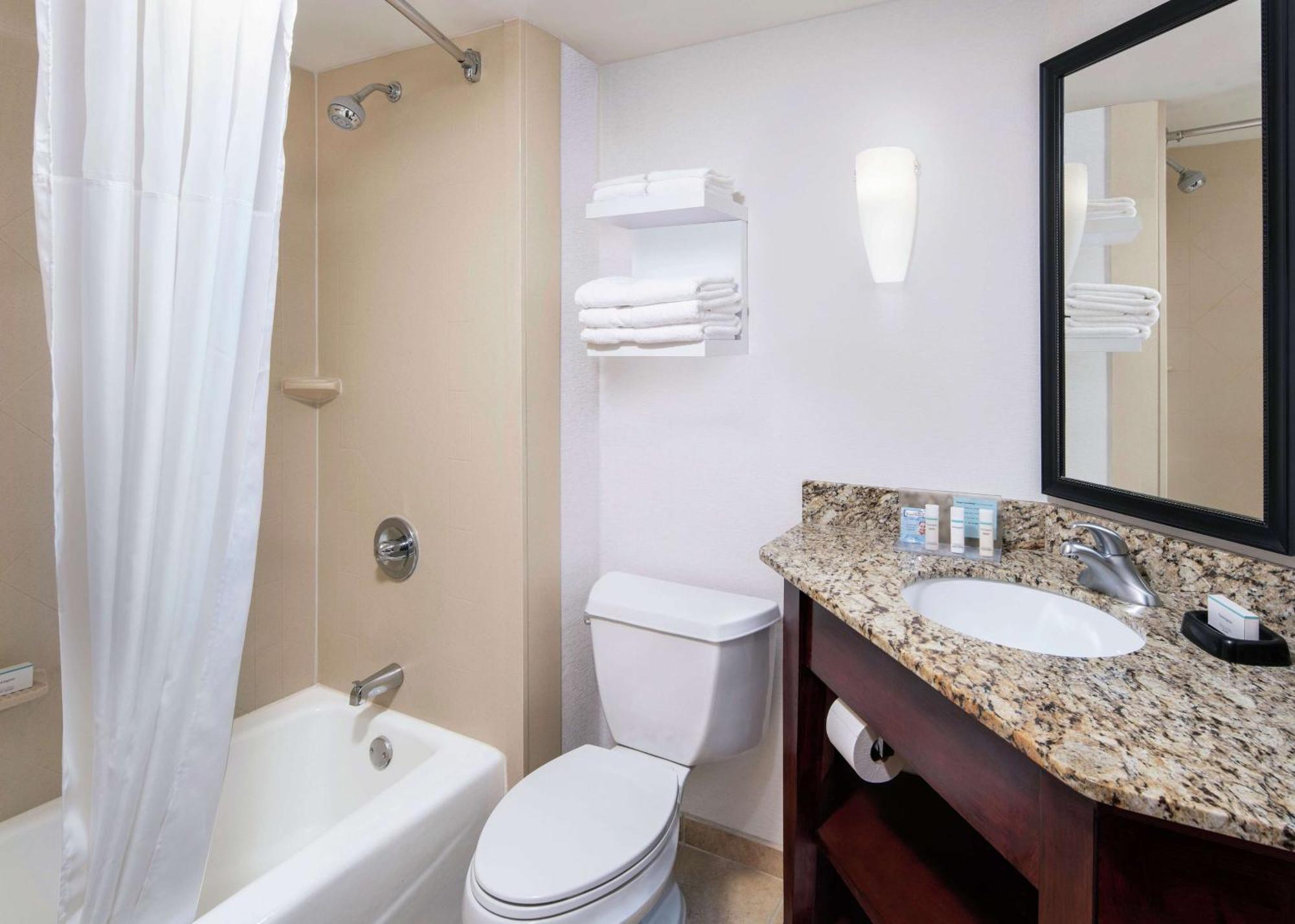 Hampton North Hotel 3*