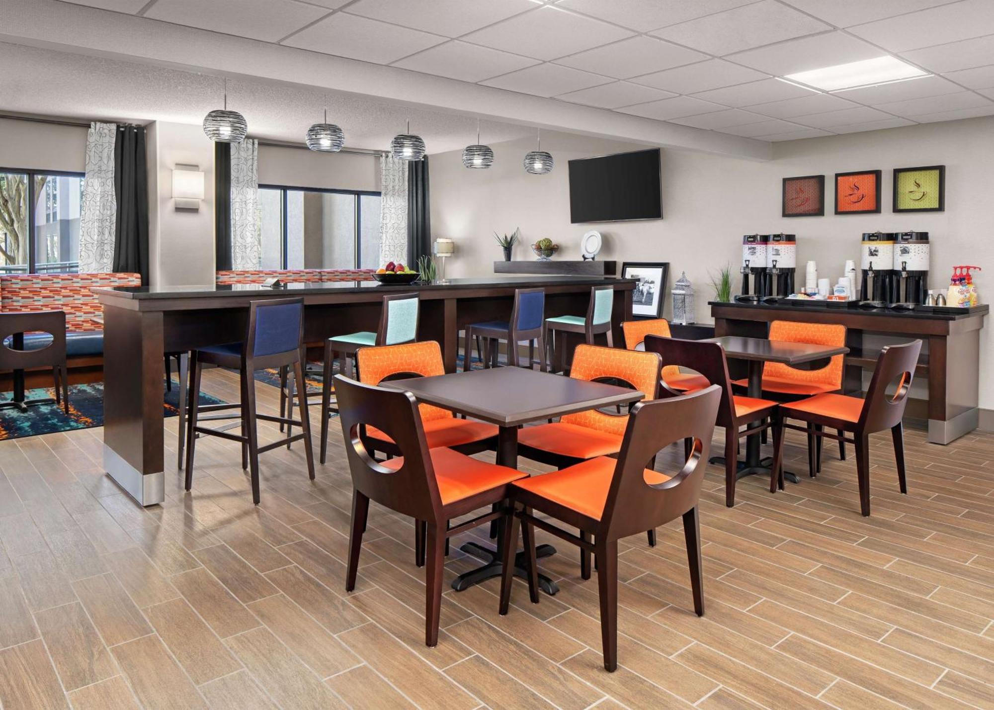 Hampton North Hotel 3*