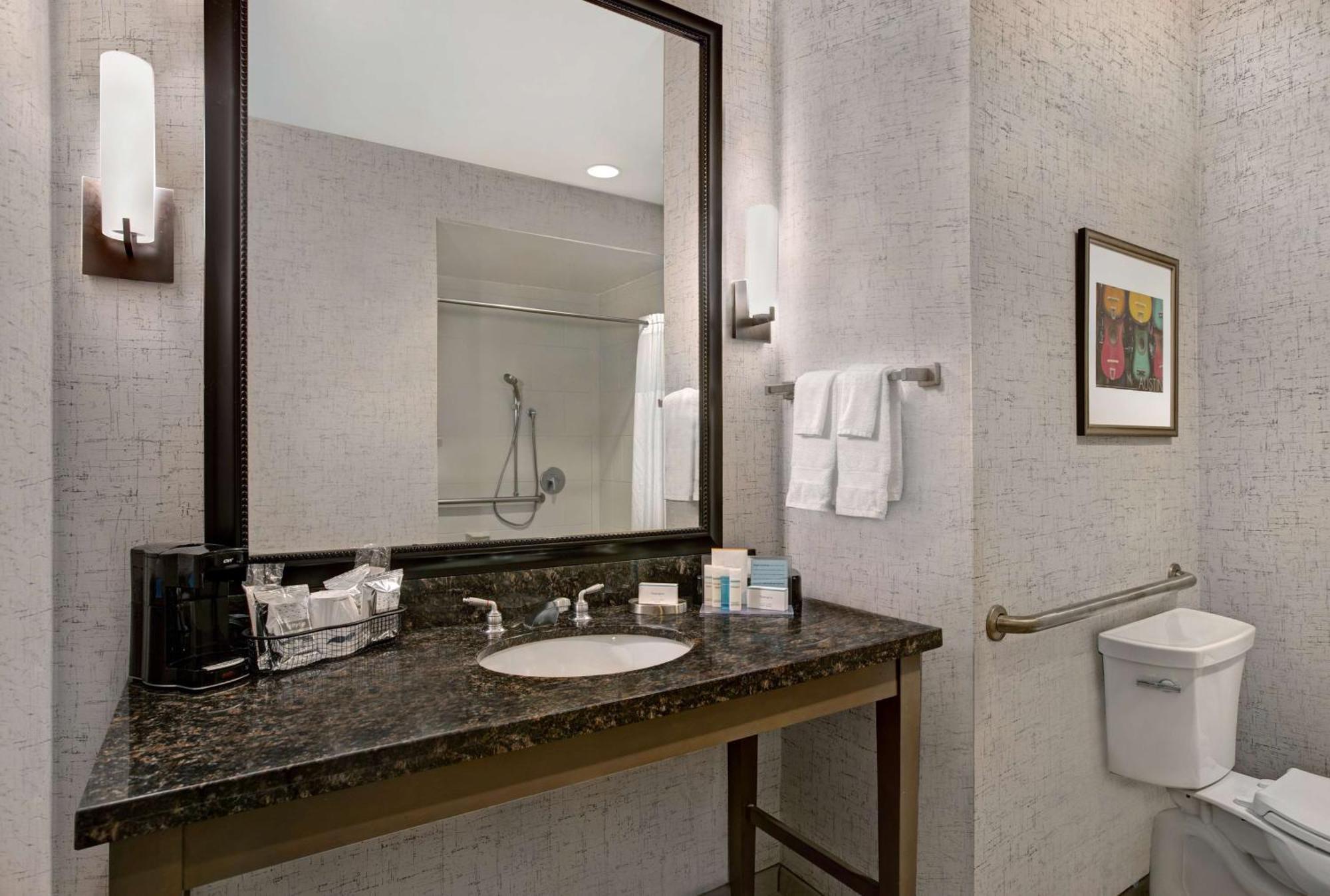Hotel Hampton And Capitol 3*