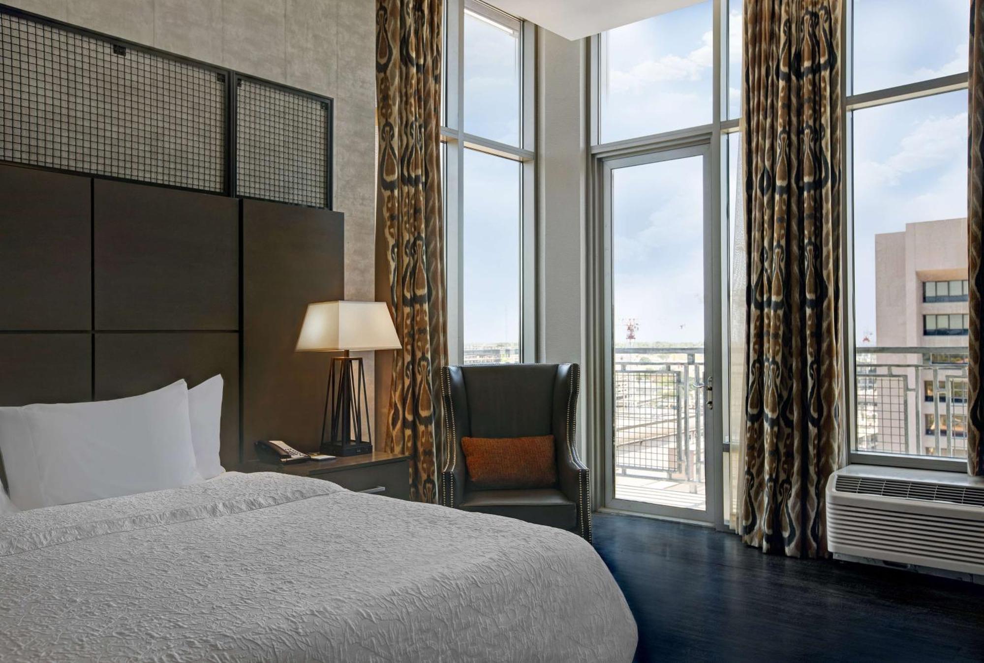 Hampton And Capitol Hotel