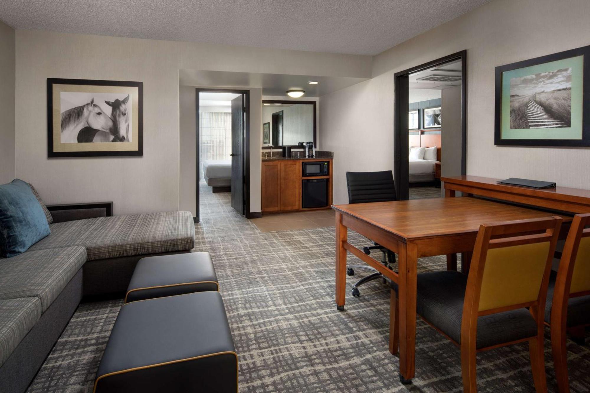 Hotel Embassy By Hilton