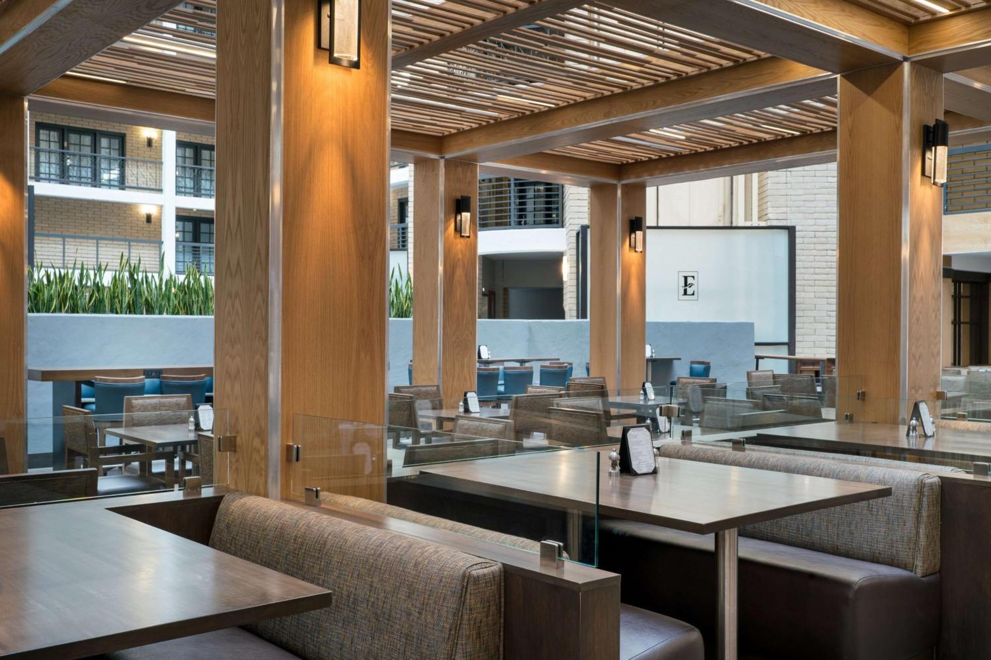 Hotel Embassy By Hilton Austin