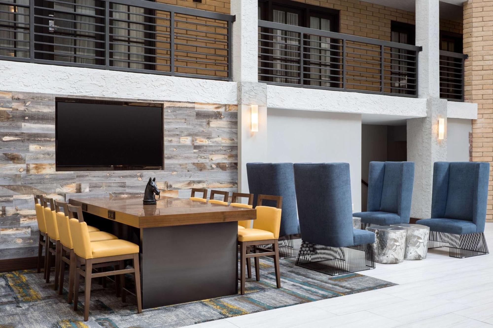 Embassy By Hilton Hotel Austin