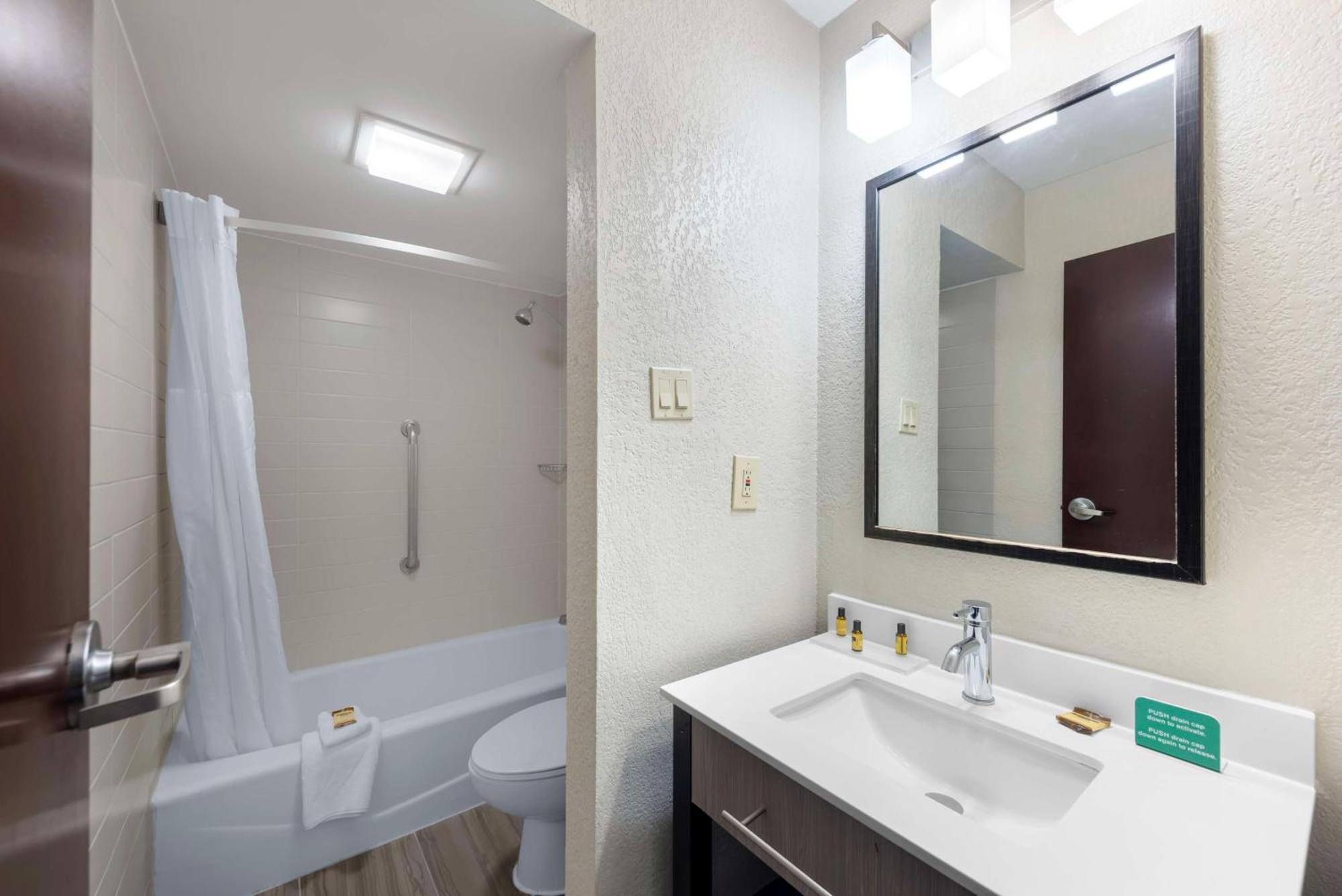 Western Hotel 3*