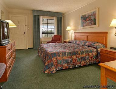 Hotel Baymont By Wyndham Area Austin
