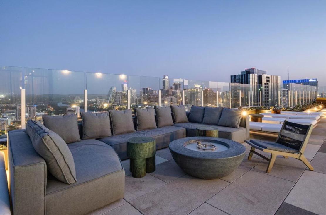 Amarillo Rooftop Pool By Barcle Holiday home