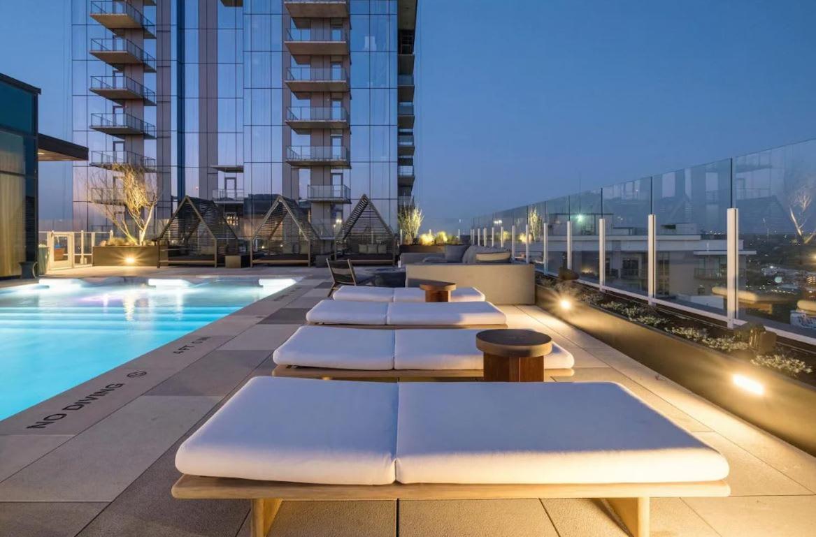 Amarillo Rooftop Pool By Barcle Holiday home *