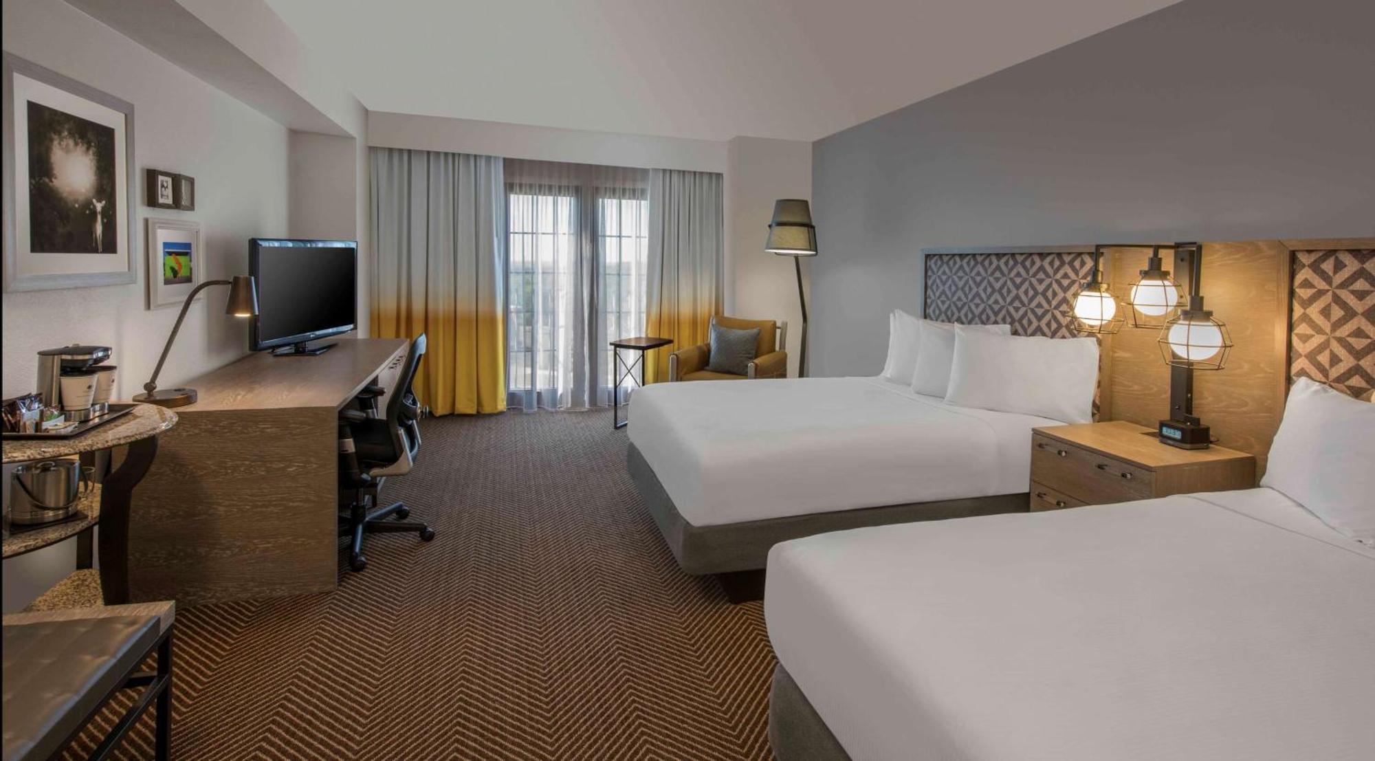 Doubletree By Hilton Hotel Austin