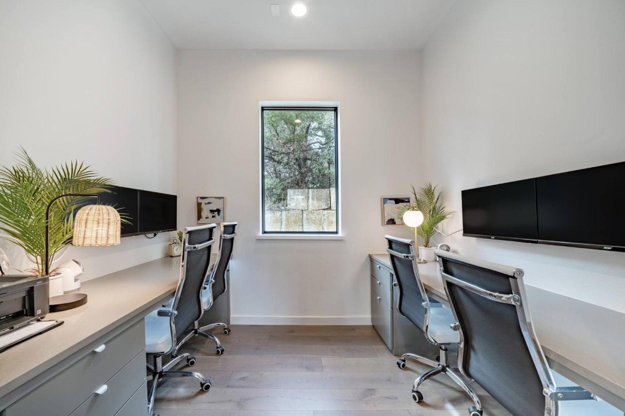 Lakeview Retreat: Terrace Bbq Holiday home *