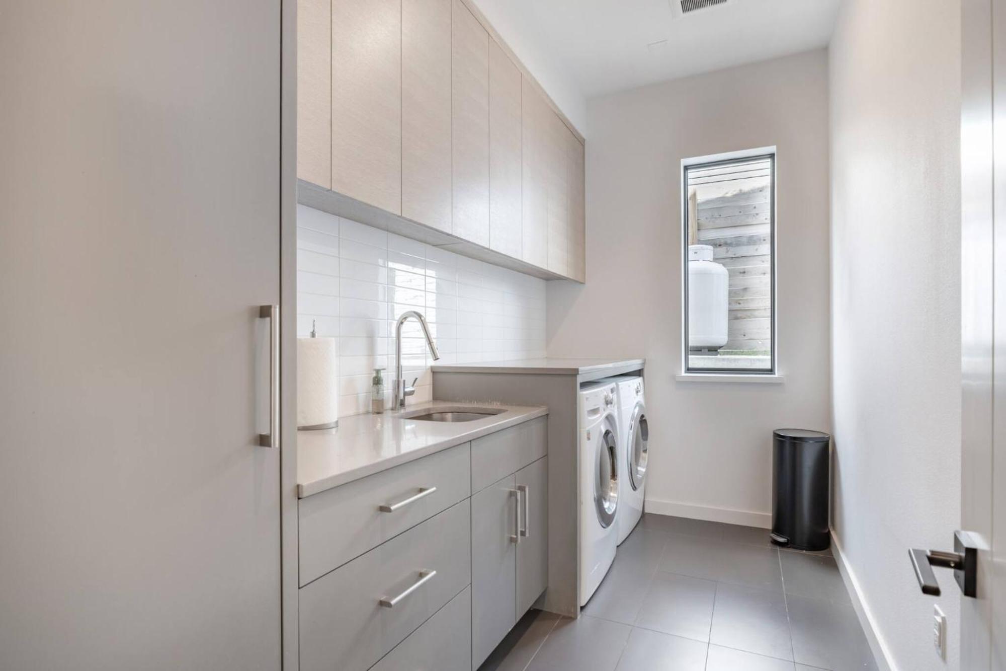 Lakeview Retreat: Terrace Bbq Holiday home