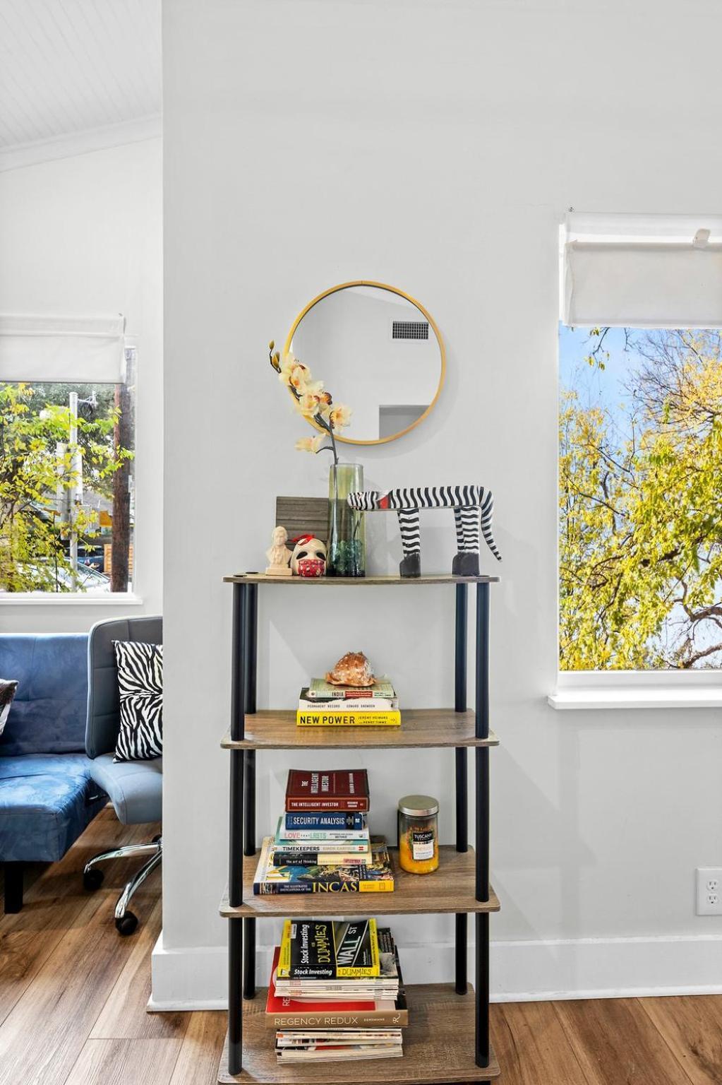 Holiday home Relax By The Pool, Gather In Yard, Walk To 6Th St & Dtwn'S Top Eateries *