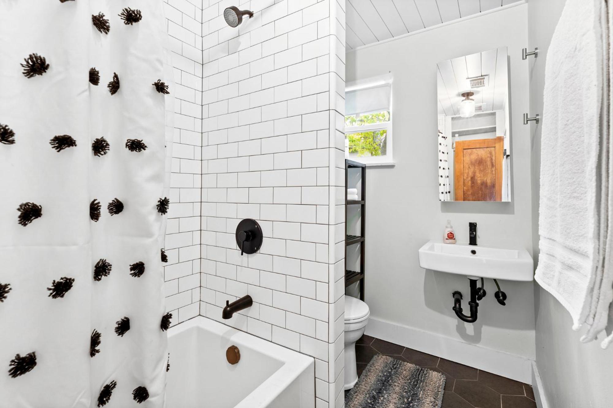 Holiday home Relax By The Pool, Gather In Yard, Walk To 6Th St & Dtwn'S Top Eateries Austin