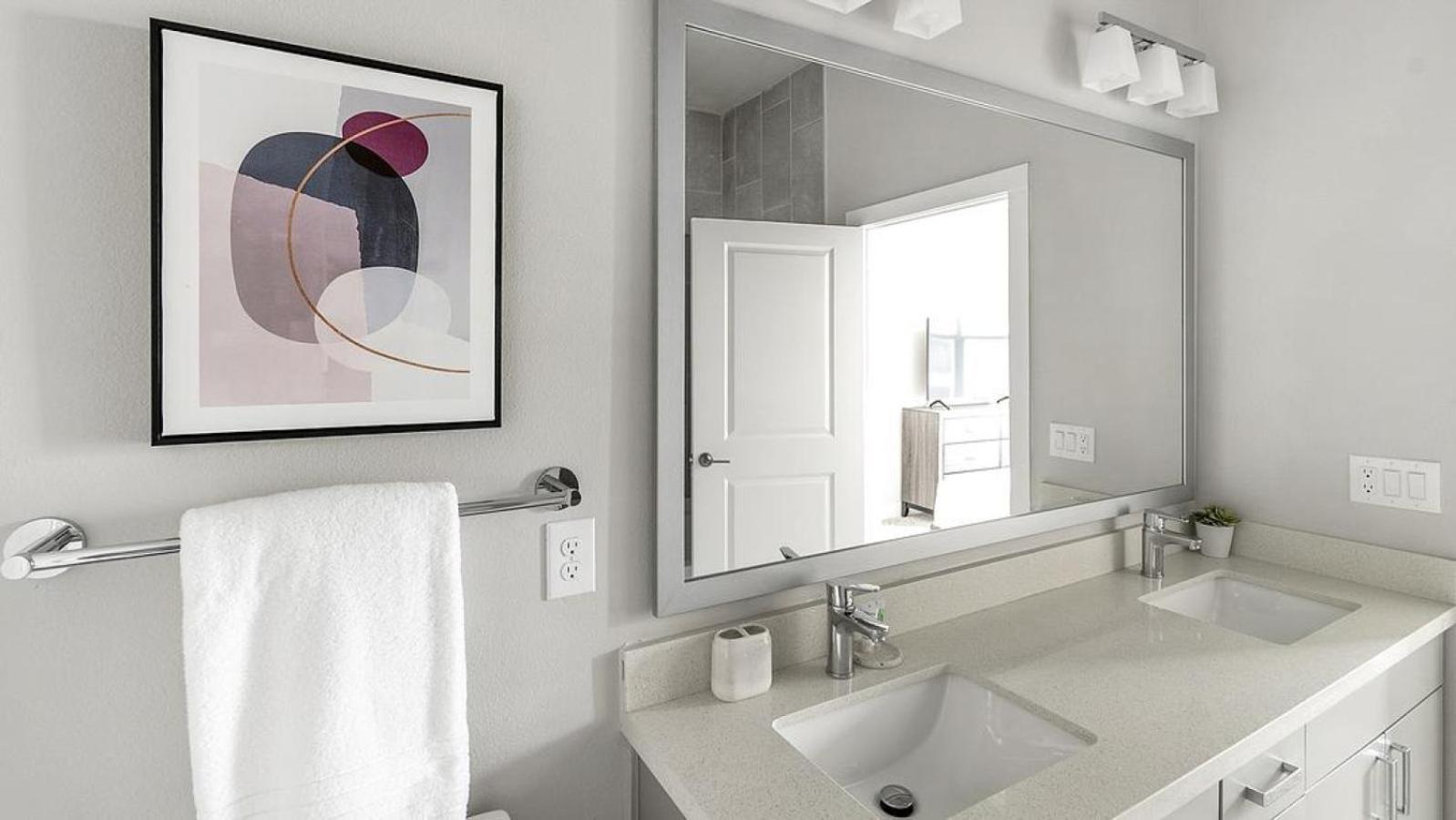 Apartment Landing Modern With Amazing Amenities