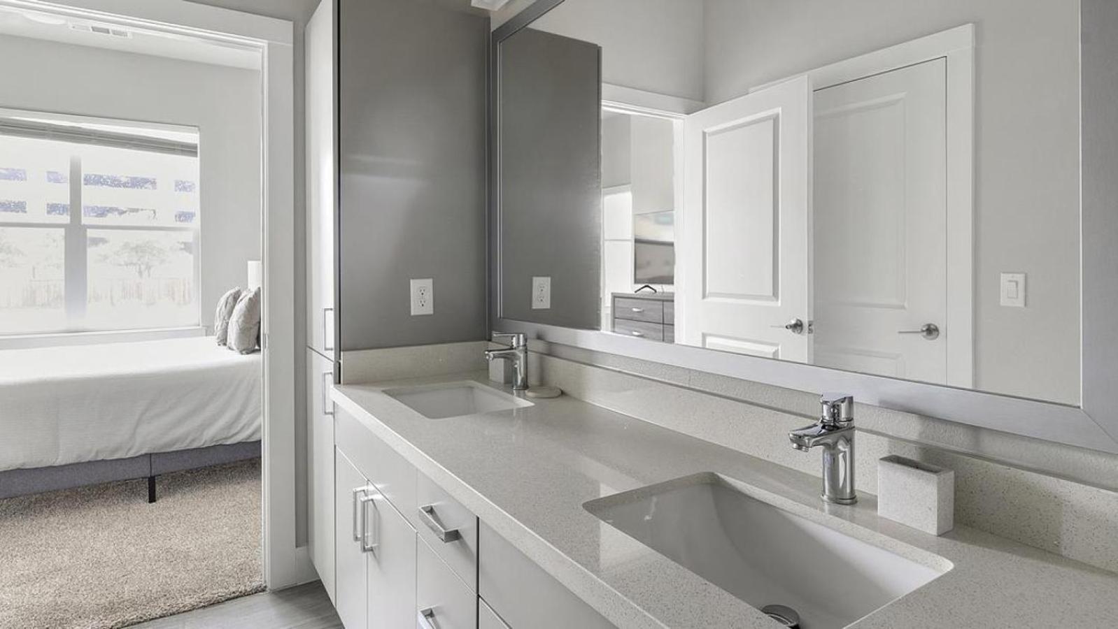 Landing Modern With Amazing Amenities Apartment