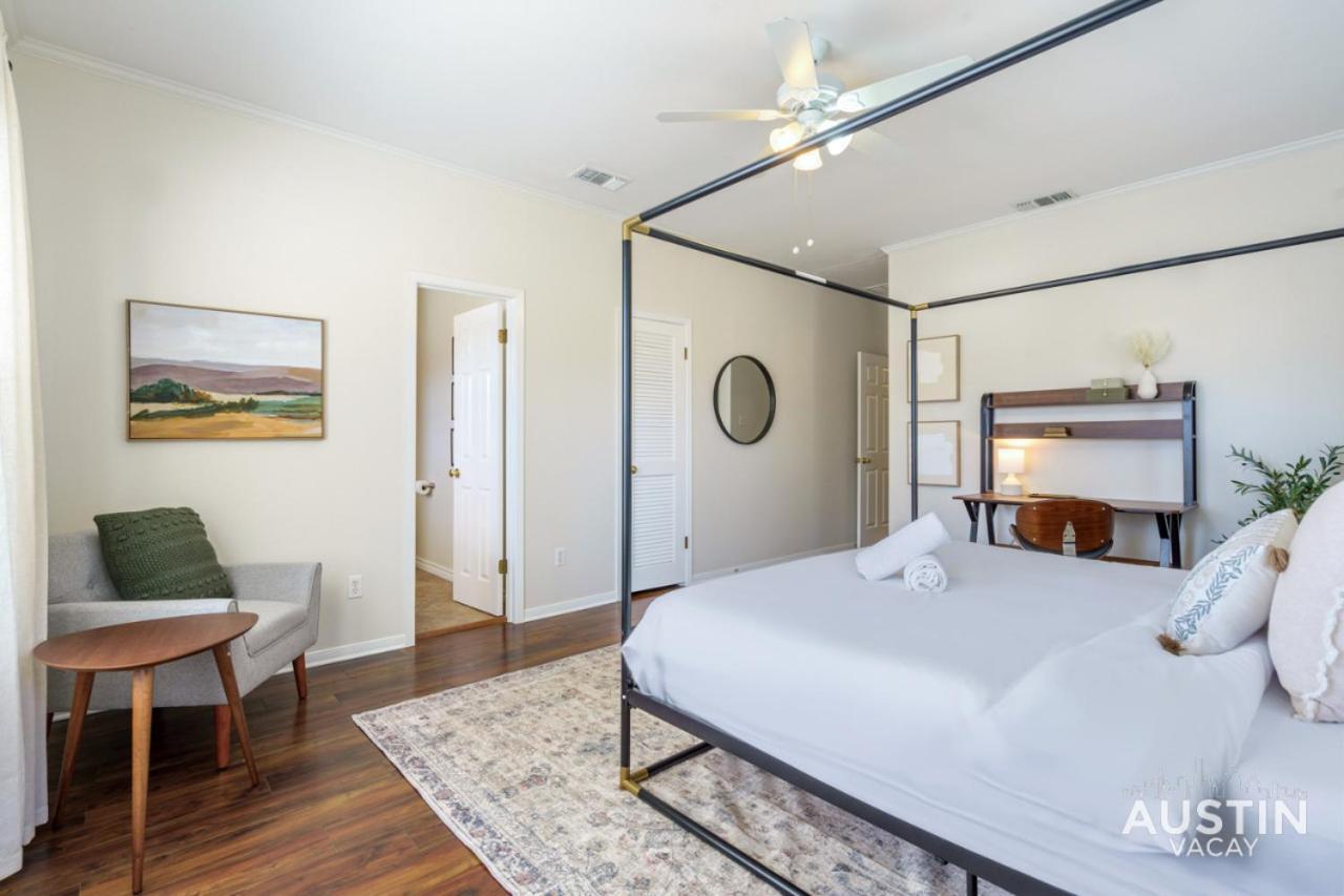 Holiday home Modern Haven With King And Impeccable Location Austin