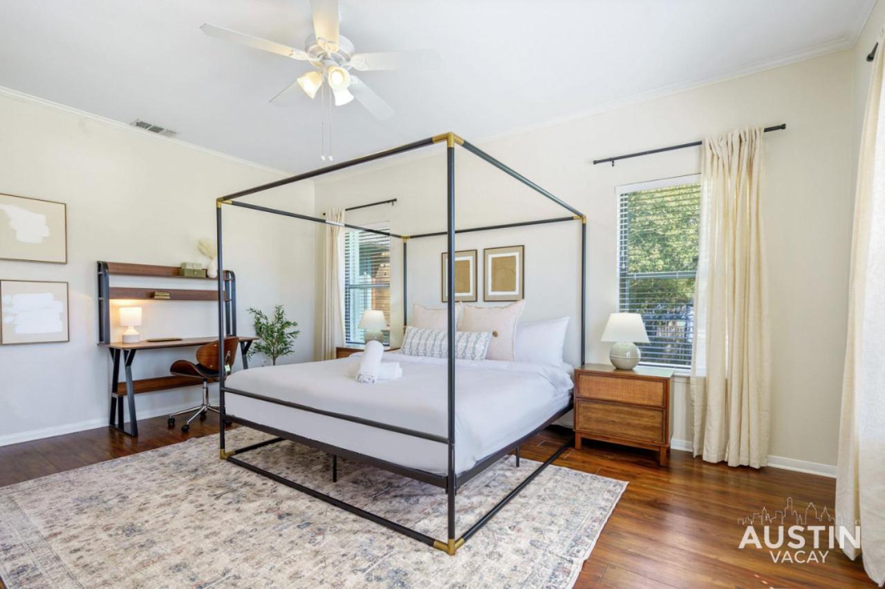Modern Haven With King And Impeccable Location Holiday home *