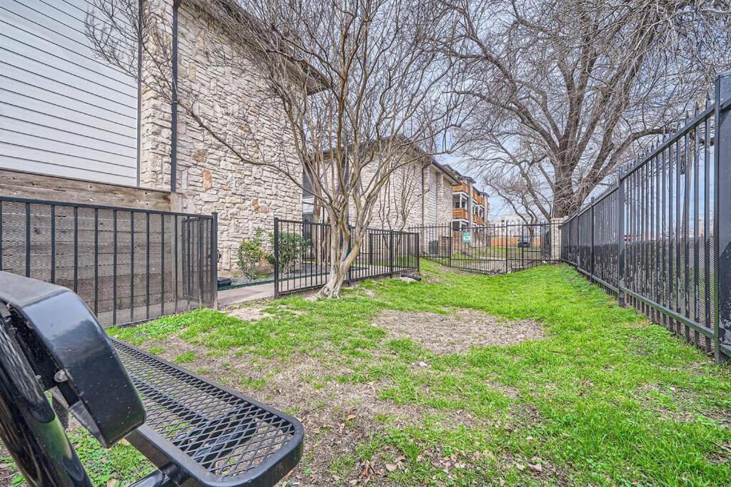 Your Modern 2b Getaway - W/d, Pool, Prkg - 10min To Dtwn *