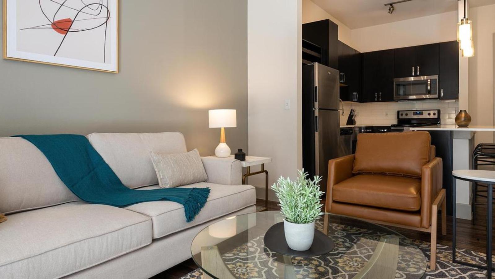 Apartment Landing Modern With Amazing Amenities