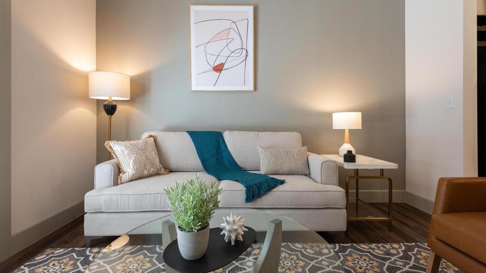 Landing Modern With Amazing Amenities * Austin