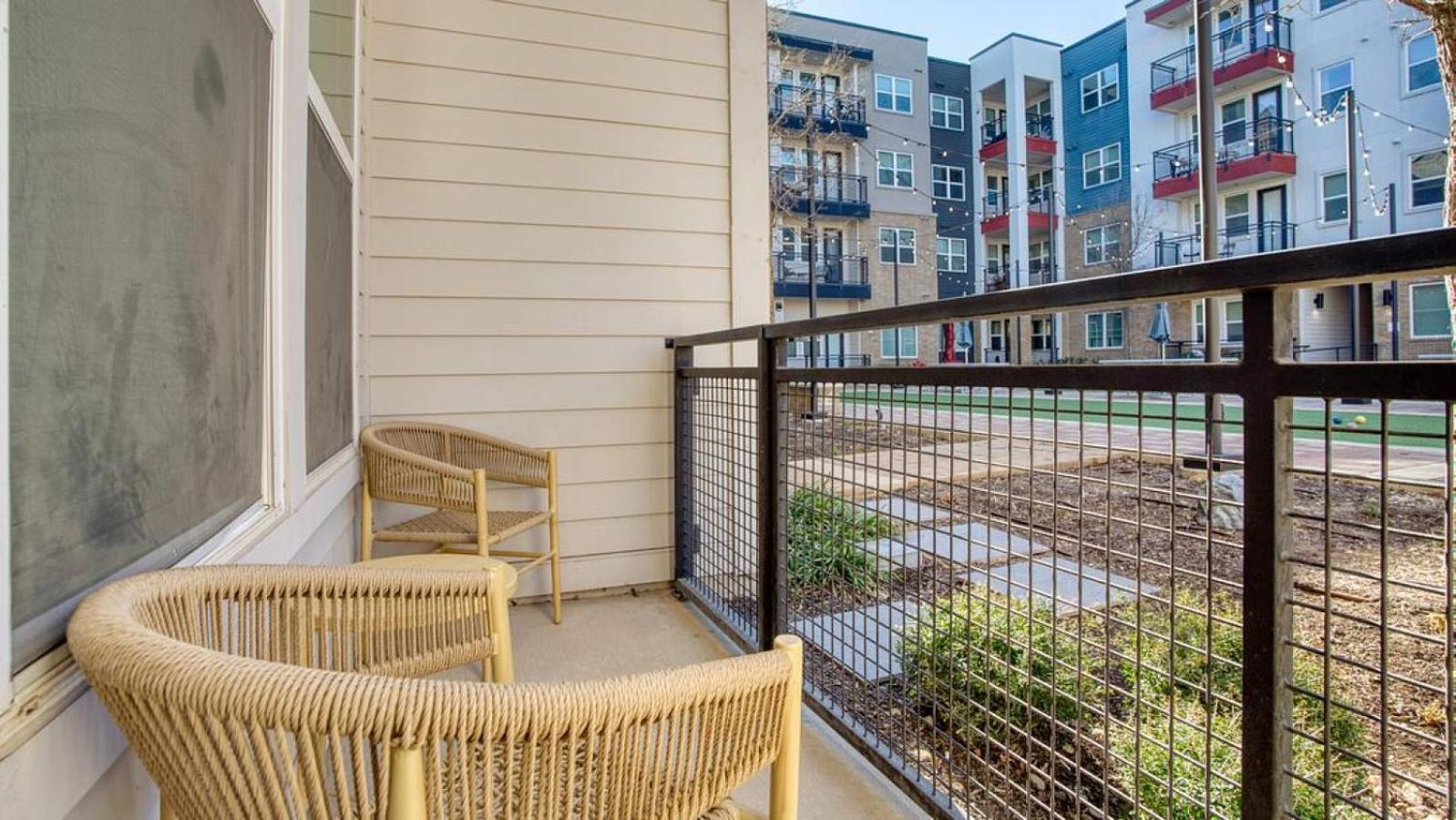 Landing Modern With Amazing Amenities Austin