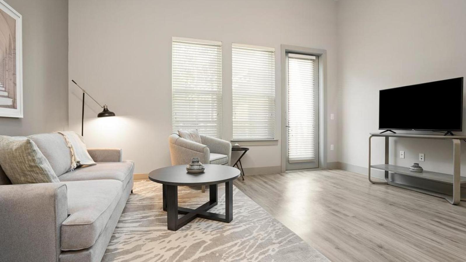 Landing Modern With Amazing Amenities Austin