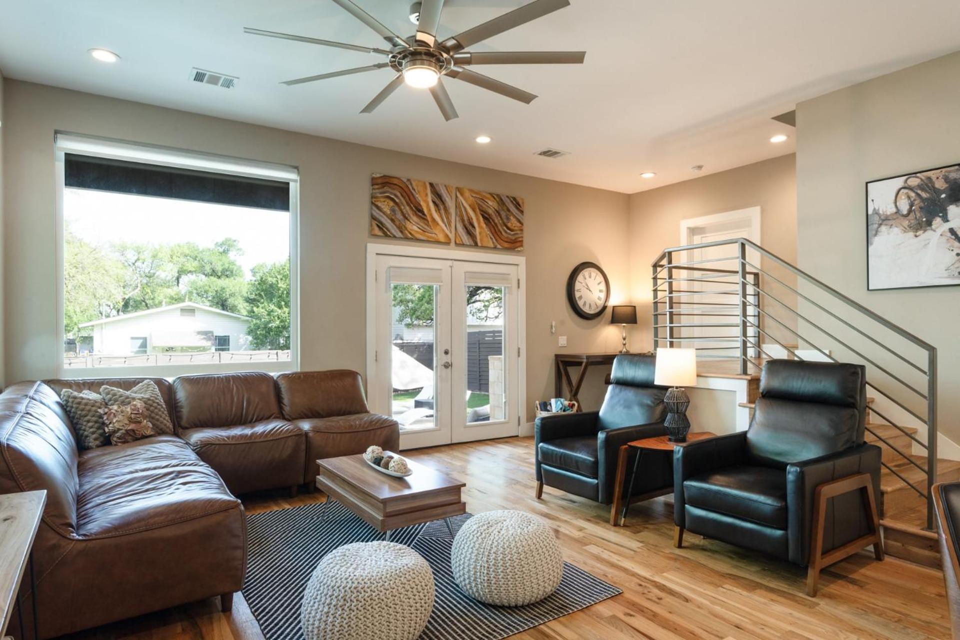 Upstay - New Modern With Private Pool Holiday home Austin