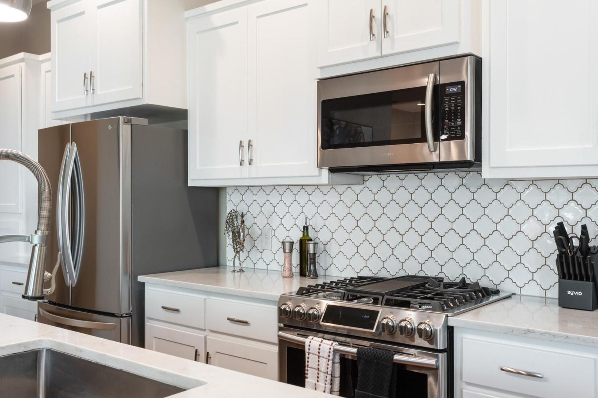 Upstay - New Modern With Private Pool Holiday home Austin