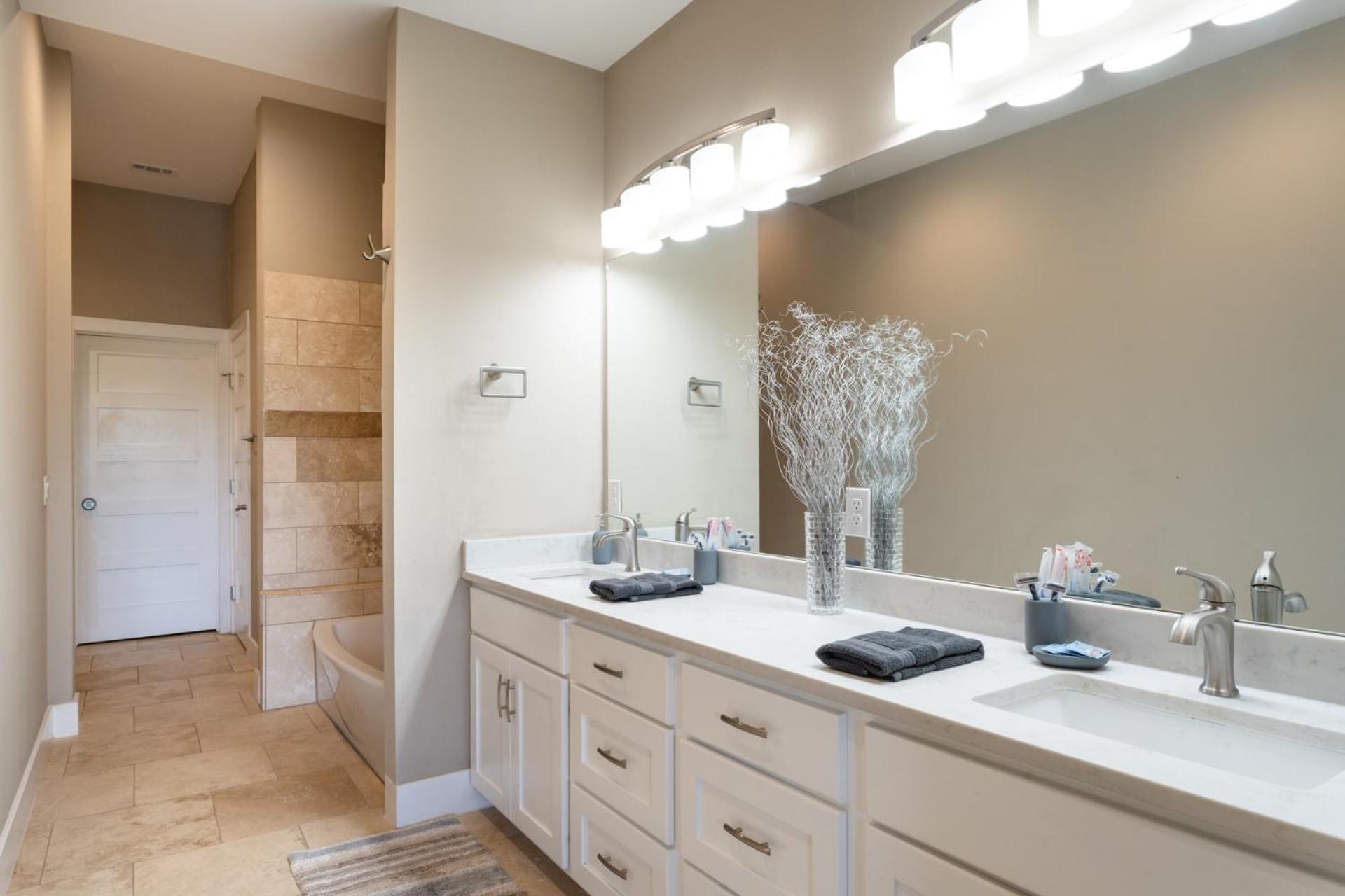 Upstay - New Modern With Private Pool Holiday home