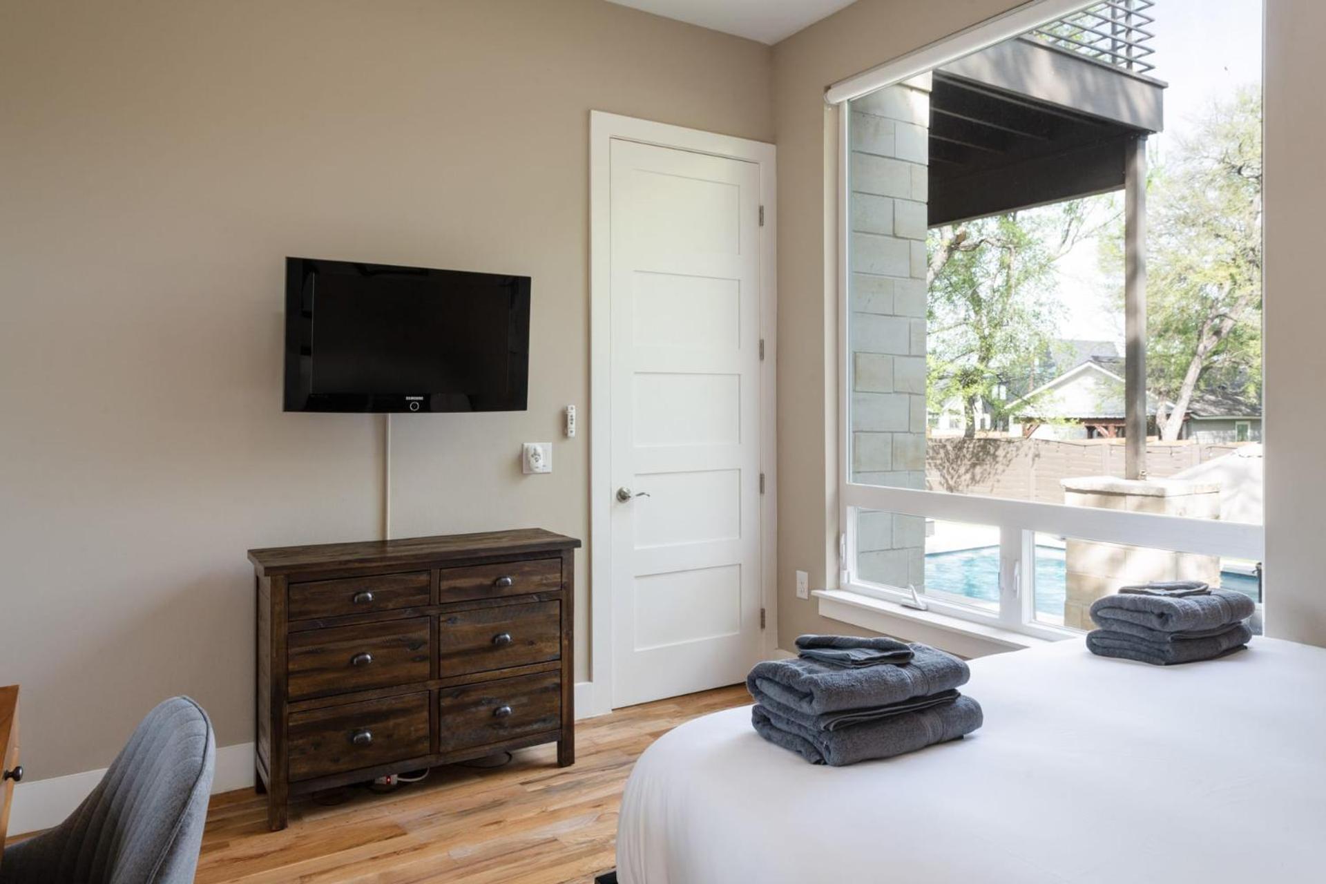 Upstay - New Modern With Private Pool Austin