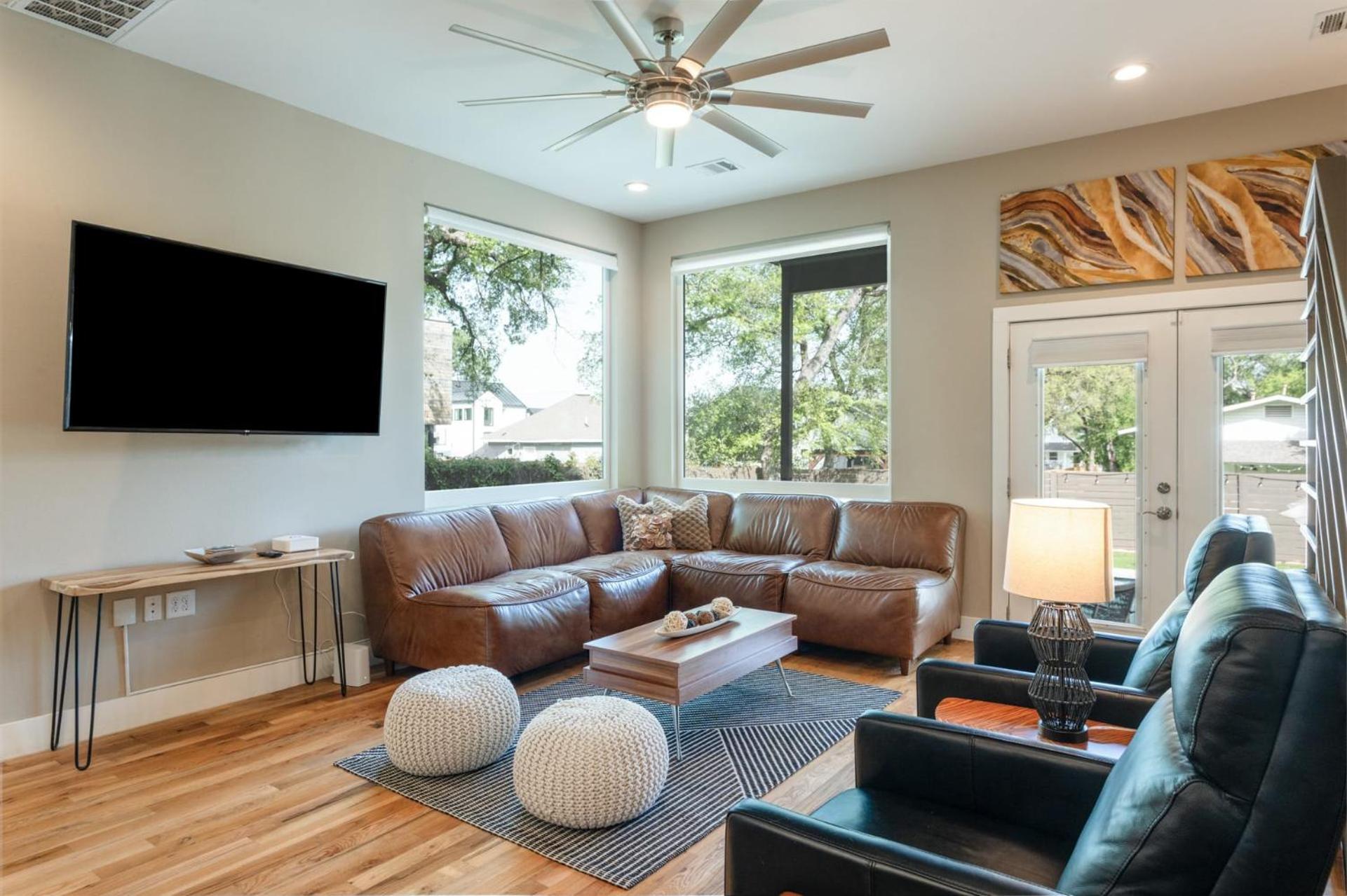 Upstay - New Modern With Private Pool Holiday home