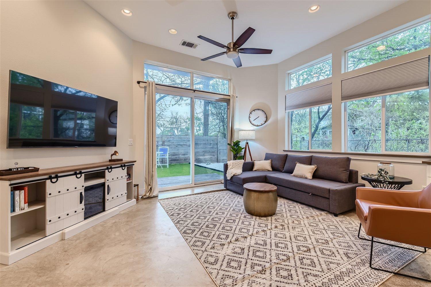 Off The Hook In With Chic 2br Retreat Firepit Holiday home Austin