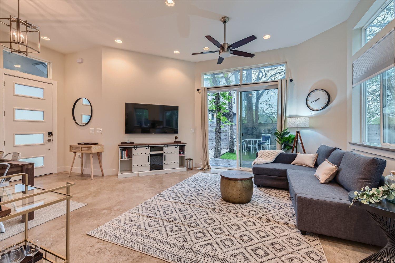 Holiday home Off The Hook In With Chic 2br Retreat Firepit *
