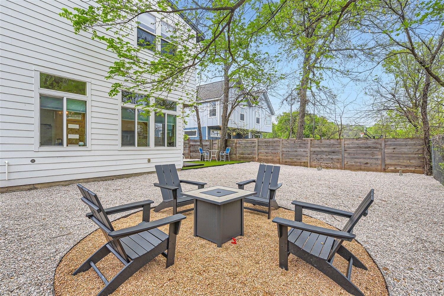 Off The Hook In With Chic 2br Retreat Firepit Holiday home Austin