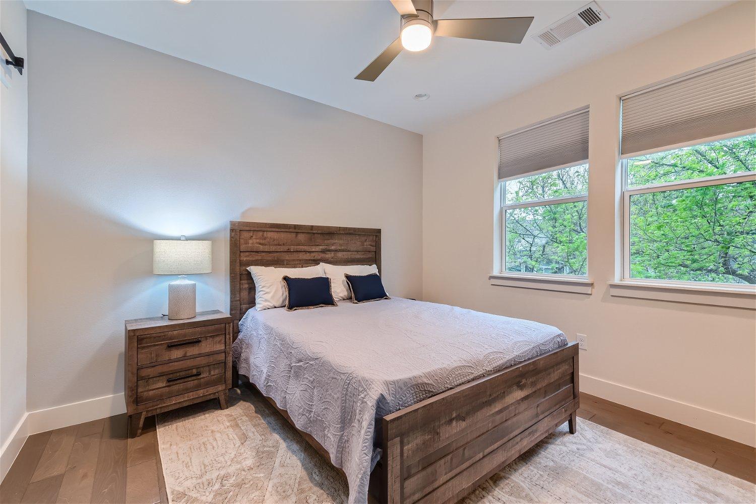 Off The Hook In With Chic 2br Retreat Firepit Holiday home Austin