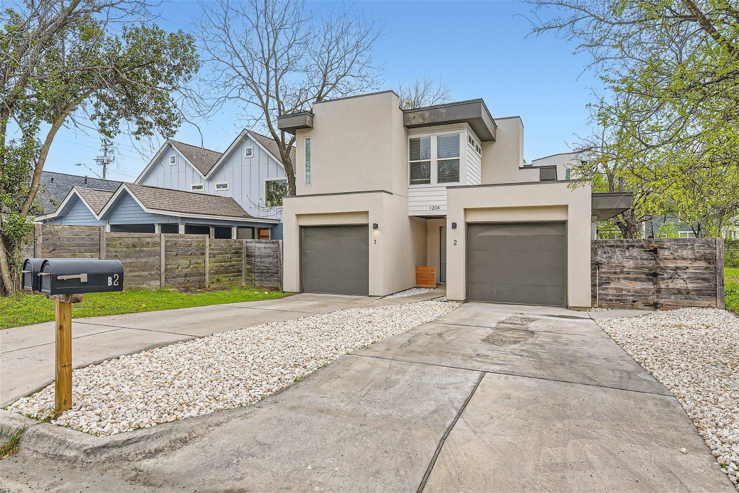 Holiday home Off The Hook In With Chic 2br Retreat Firepit Austin