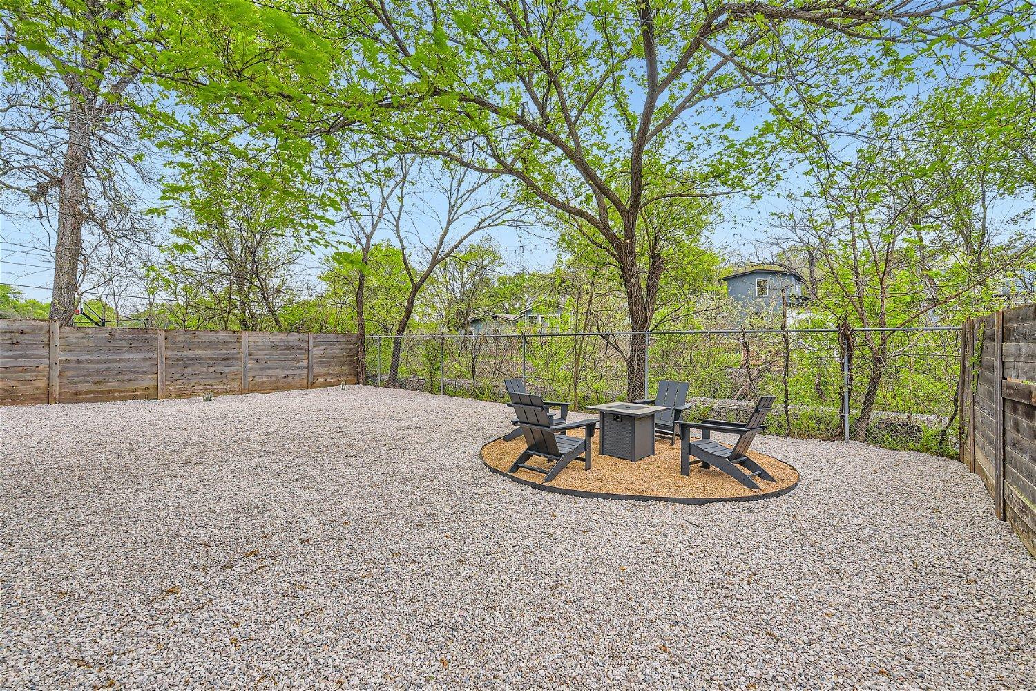 Off The Hook In With Chic 2br Retreat Firepit Austin