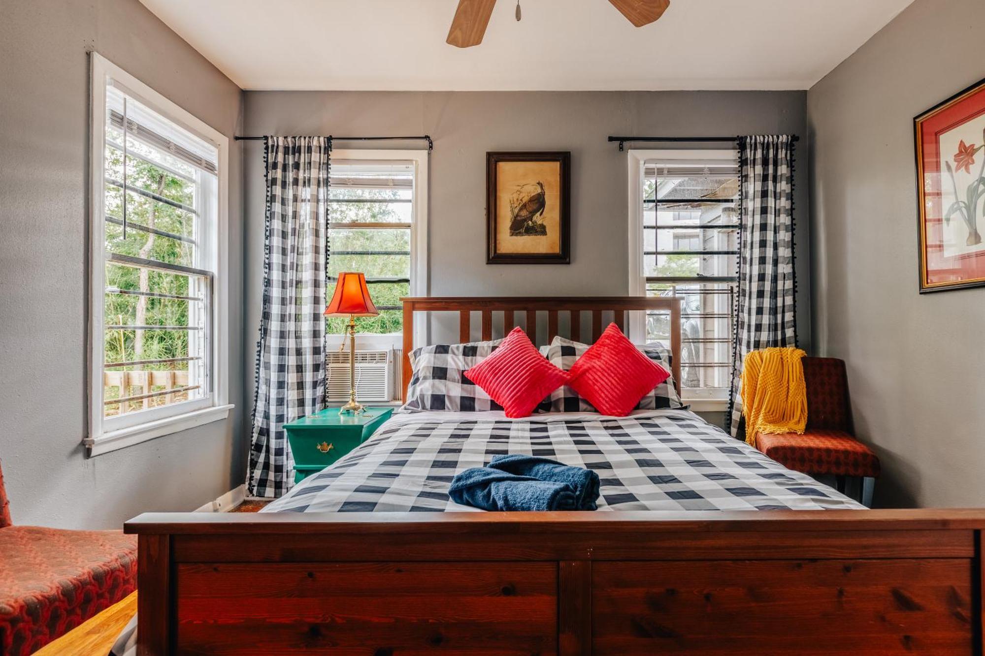Holiday home Charming Tree House Retreat Near Ut Campus, Moody Center & Capitol *