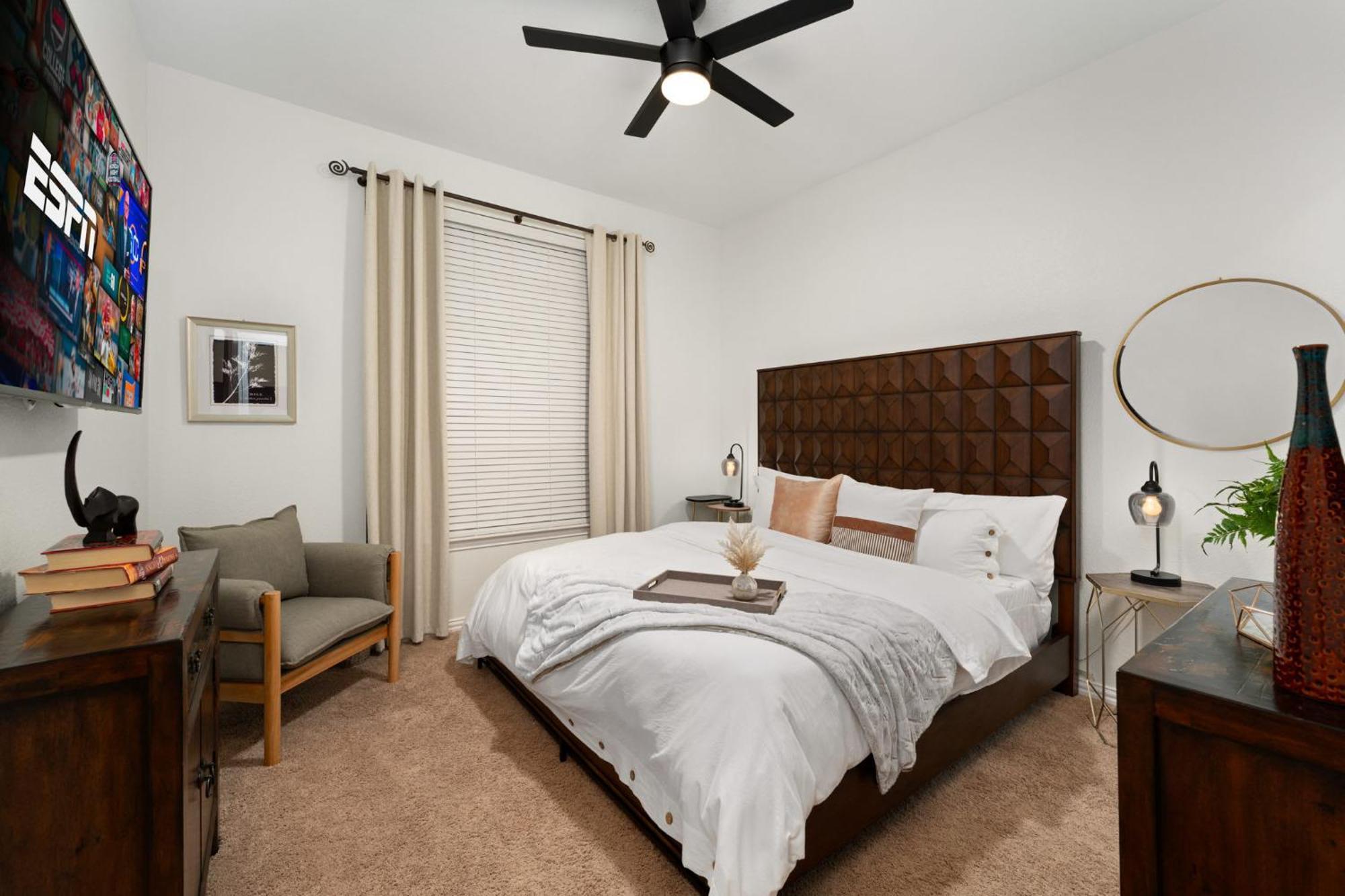 Upstay - Spacious W Pool-hot Tub-office-yard Holiday home