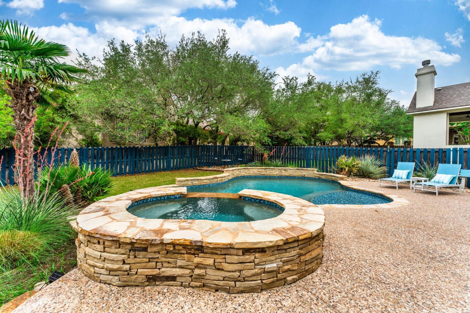 Upstay - Spacious W Pool-hot Tub-office-yard