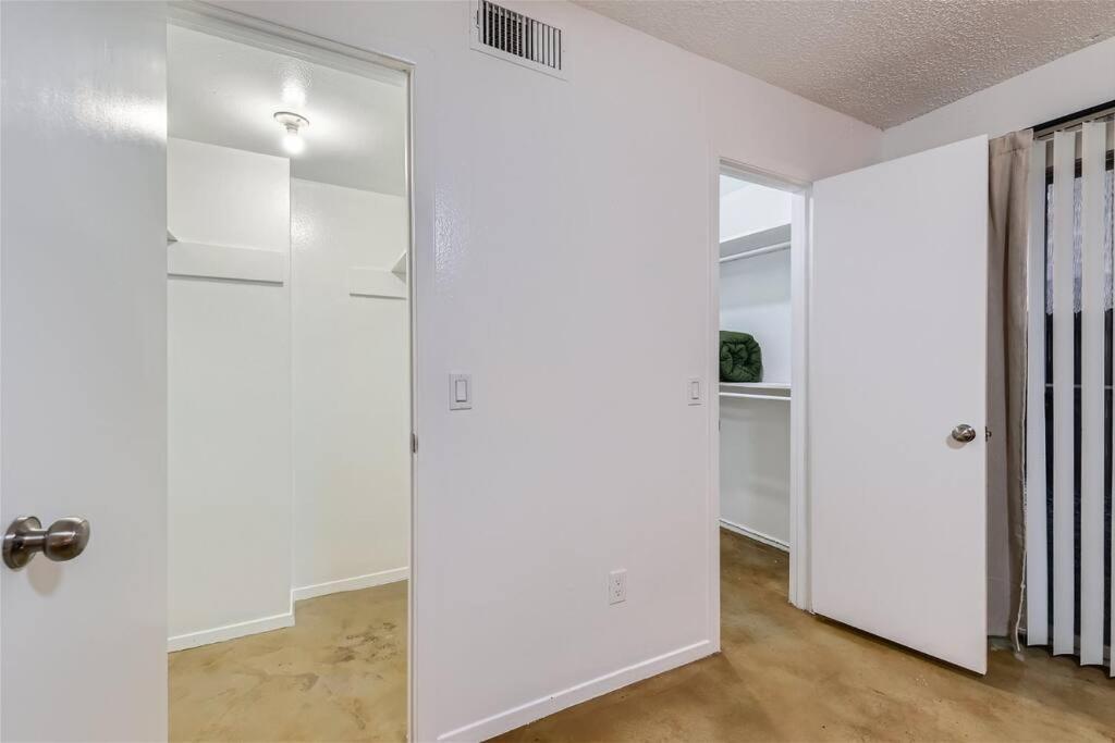 2b Getaway - Sleeps 6 - Pool, Pkg - Walk Dtwn *